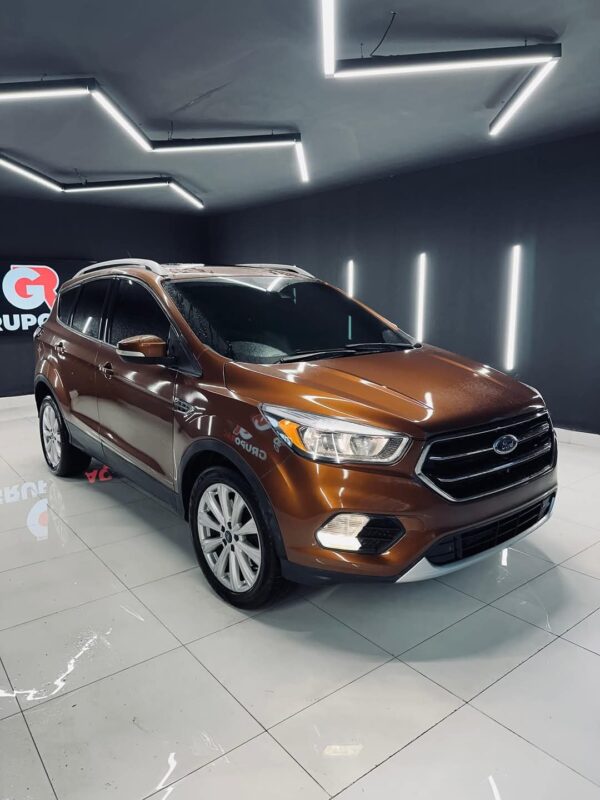 FORD ESCAPE TITANIUM 2017 / PRIMA: 129 MIL