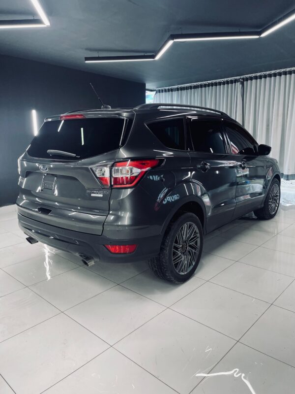 FORD ESCAPE BLACK EDITION 2017 / PRIMA 115 MIL - Imagen 3