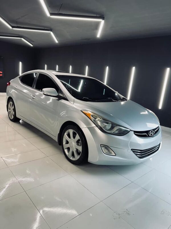 HYUNDAI ELANTRA LIMITED 2013 / PRIMA 74 MIL