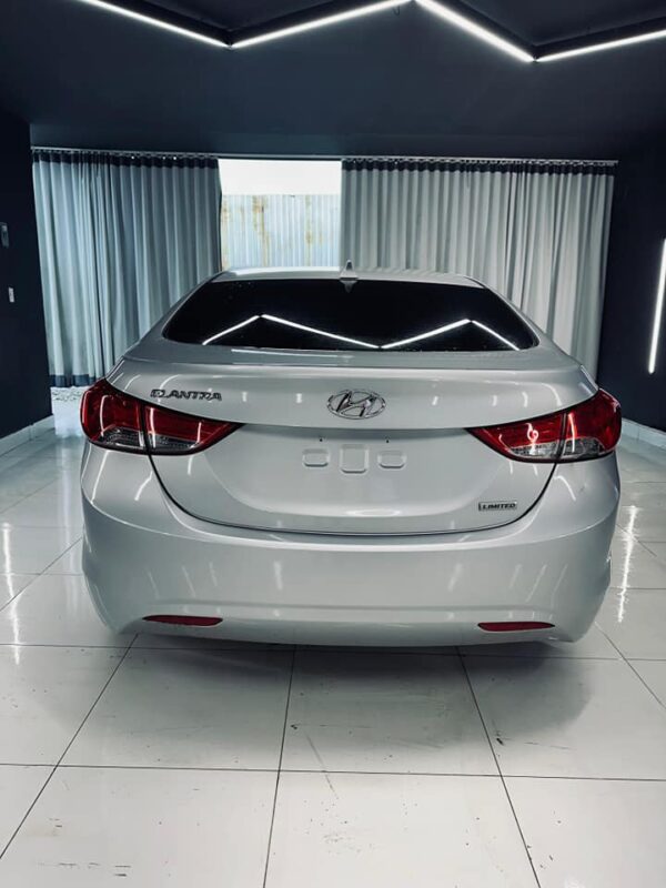 HYUNDAI ELANTRA LIMITED 2013 / PRIMA 74 MIL - Imagen 6