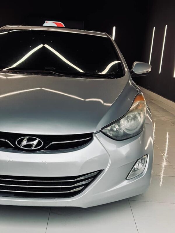 HYUNDAI ELANTRA LIMITED 2013 / PRIMA 74 MIL - Imagen 3