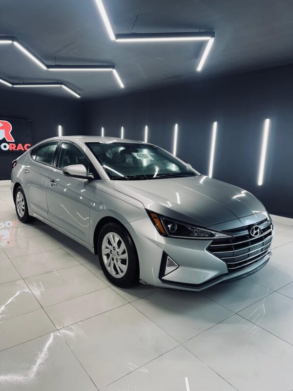 HYUNDAI ELANTRA 2020 / PRIMA: 79 MIL