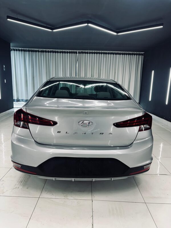 HYUNDAI ELANTRA 2020 / PRIMA: 79 MIL - Imagen 4