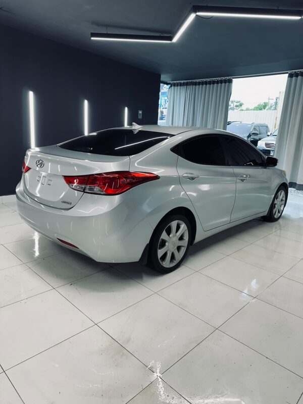 HYUNDAI ELANTRA LIMITED 2013 / PRIMA 74 MIL - Imagen 7