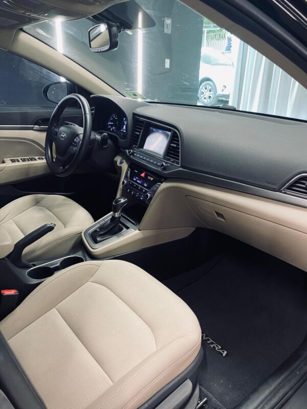 HYUNDAI ELANTRA 2018 / PRIMA: 79 MIL - Imagen 7