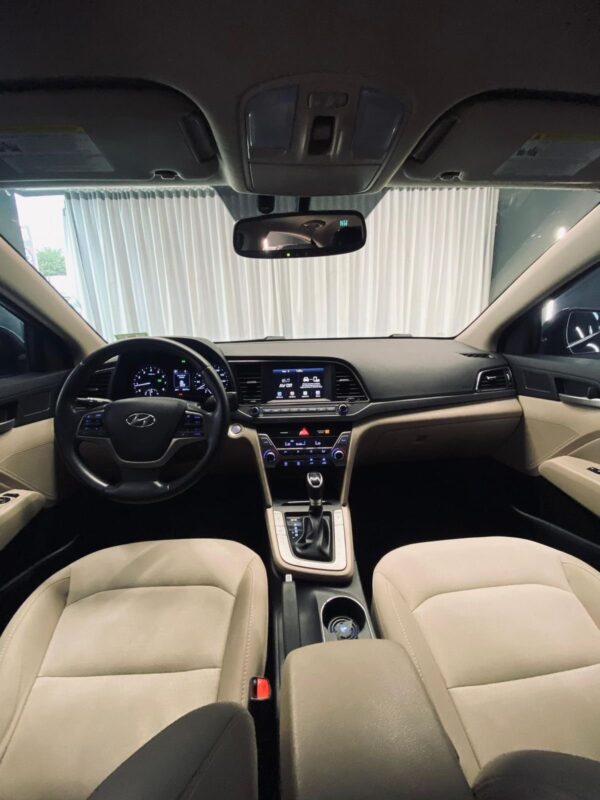 HYUNDAI ELANTRA 2018 / PRIMA: 79 MIL - Imagen 8