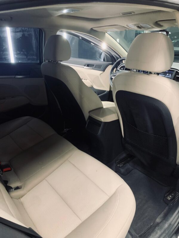 HYUNDAI ELANTRA 2018 / PRIMA: 89 MIL - Imagen 9