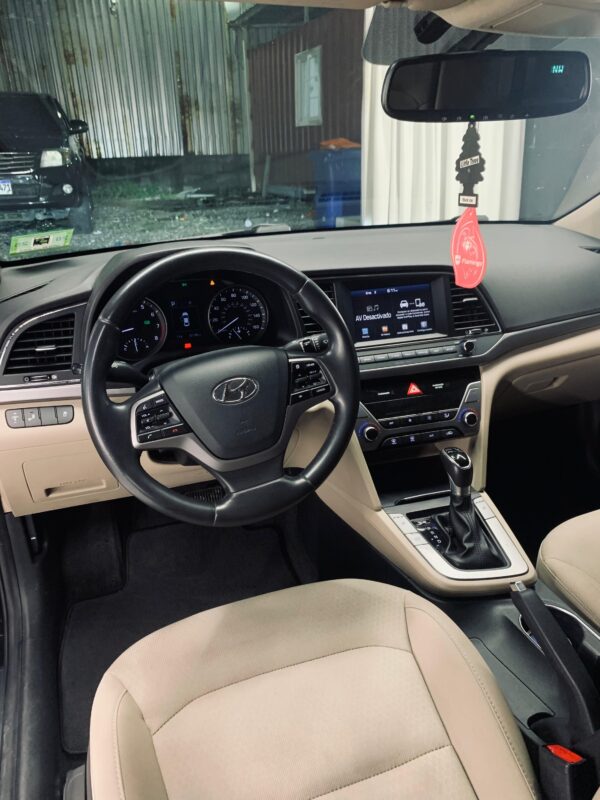 HYUNDAI ELANTRA 2018 / PRIMA: 89 MIL - Imagen 8