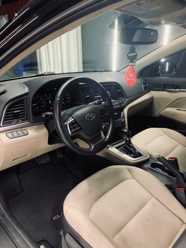 HYUNDAI ELANTRA 2018 / PRIMA: 89 MIL - Imagen 13