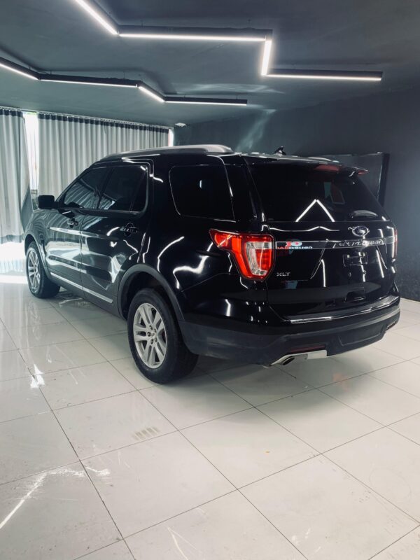 FORD EXPLORER 2018 XLT / PRIMA: 109  MIL - Imagen 6