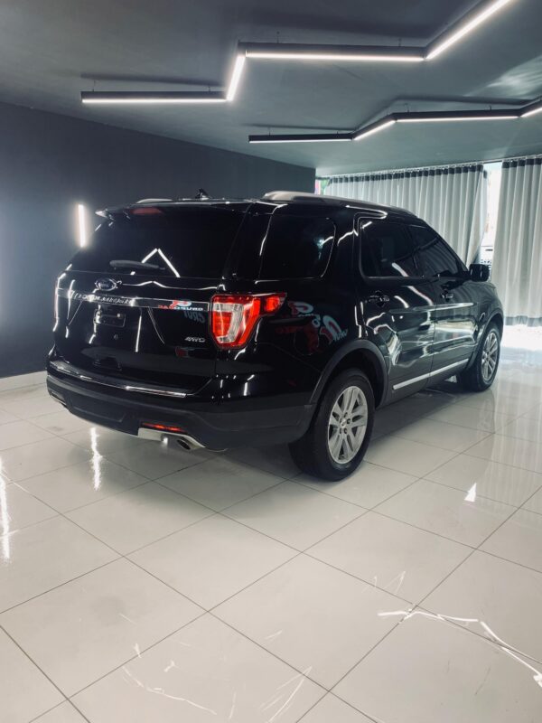 FORD EXPLORER 2018 XLT / PRIMA: 109  MIL - Imagen 5