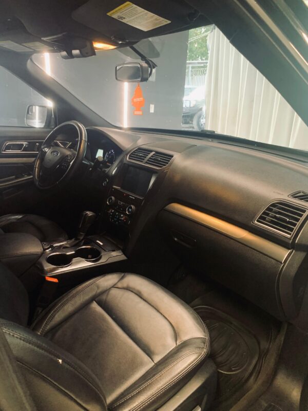 FORD EXPLORER 2018 XLT / PRIMA: 109  MIL - Imagen 9
