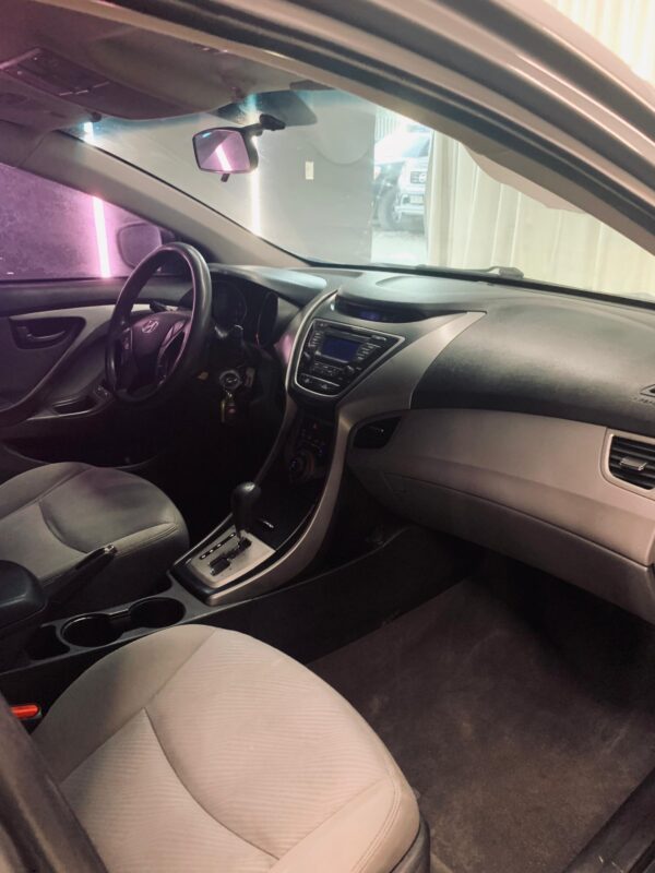 HYUNDAI ELANTRA 2013 / PRIMA 59 MIL - Imagen 9